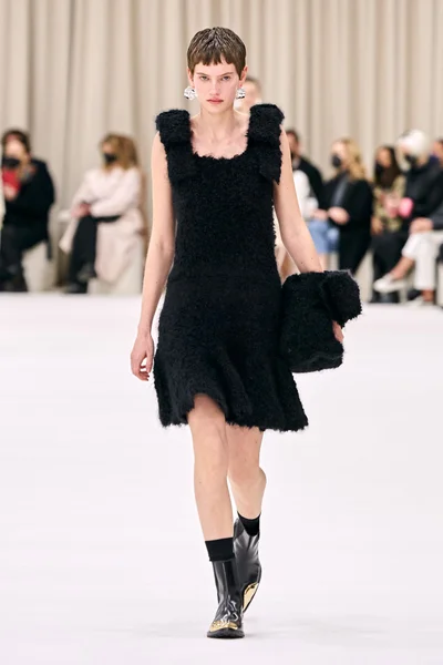 Look 37
